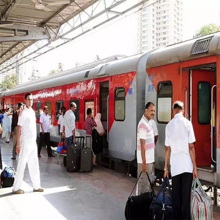 Attention! Train Passengers Now No Charging Points at Night in Trains