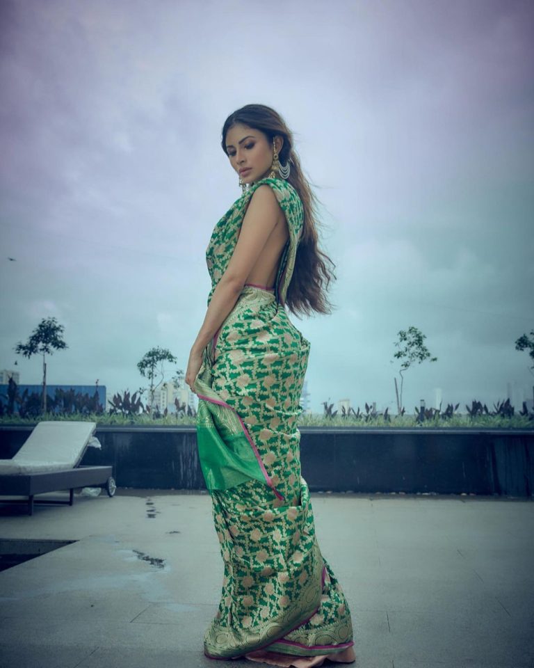 Mouni Roy Wore A Sari Without A Blouse These Bold Photos Created A Ruckus