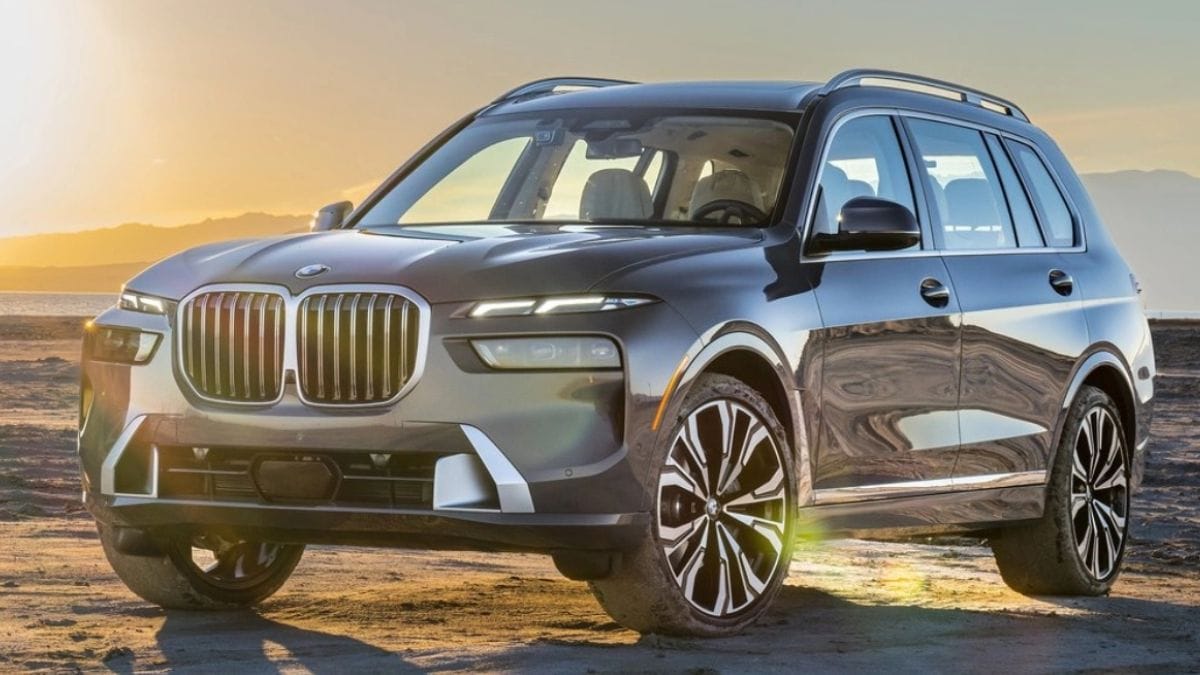 2023 BMW X7 facelift launched at Rs 1.22 crore: Next-gen exterior and more