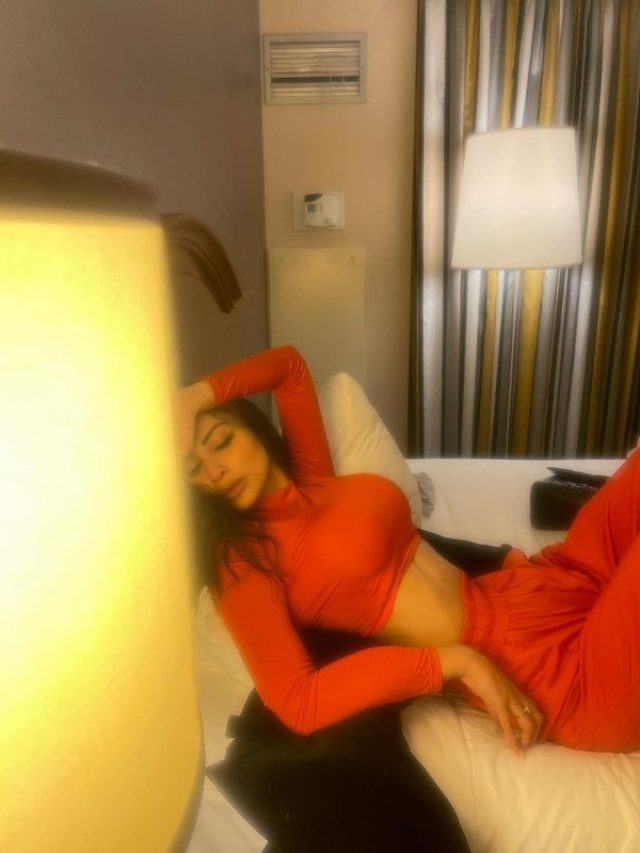 Mouni Roy struck this posture while resting on the bed! fans went crazy