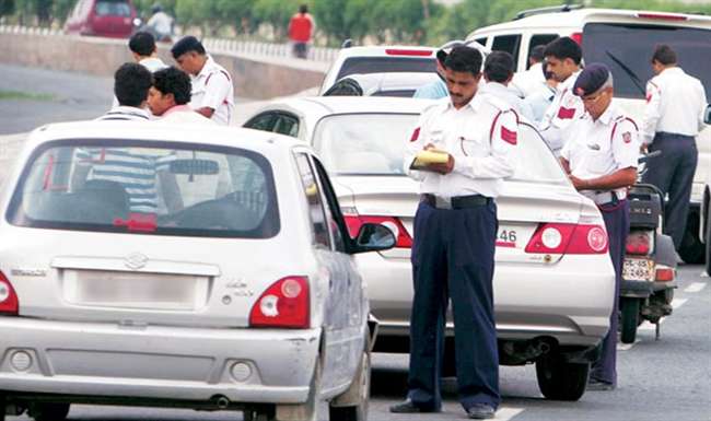 Do these four things if the police stop you for issuing a challan