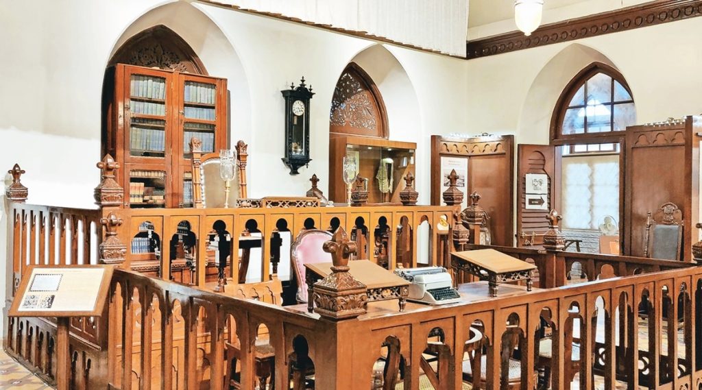 Inside for Bombay High Court