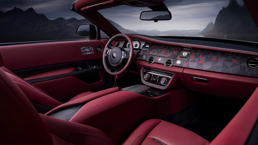 Rolls-Royce La Rose Noire Droptail features