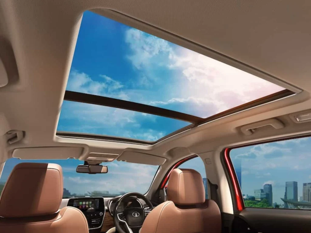 Under 15 lakh automobiles with panoramic sunroofs