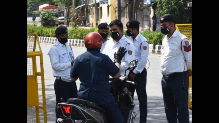 Delhi Traffic Fines Soar! Lakhs Collected, Cops Stunned by Numbers