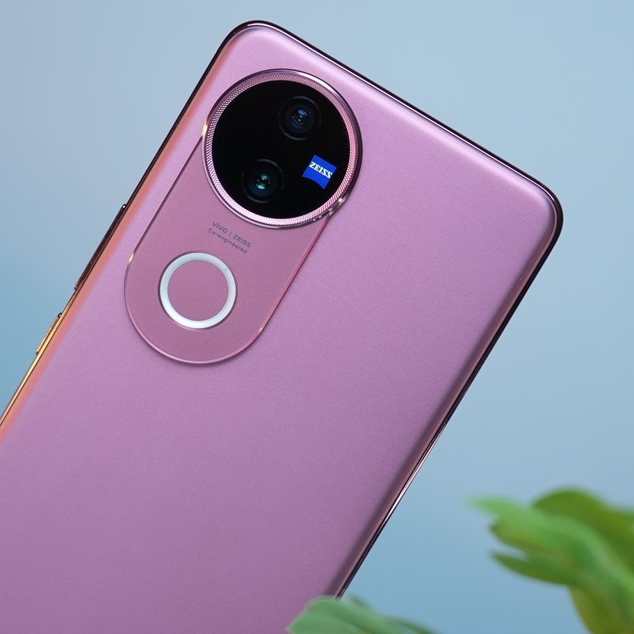 Vivo V50 and V50e