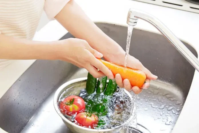 Avoid These 5 Foods During Monsoon to Prevent Stomach Issues