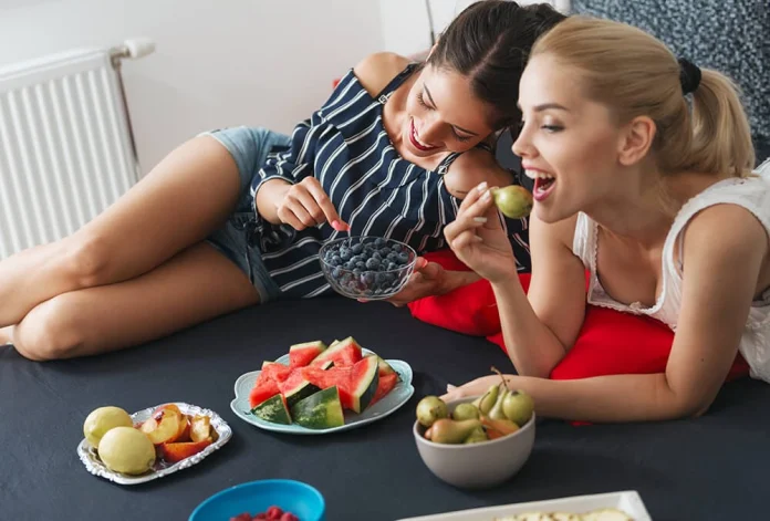 Best Time to Eat Fruits: Morning or Between Meals for Maximum Benefit