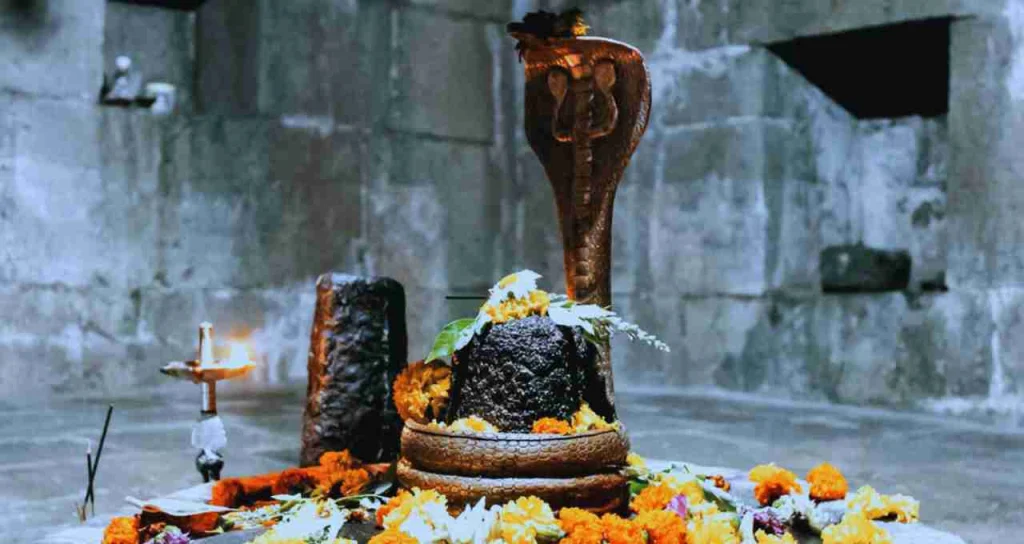 Mahadev is pleased when you provide Shivlinga