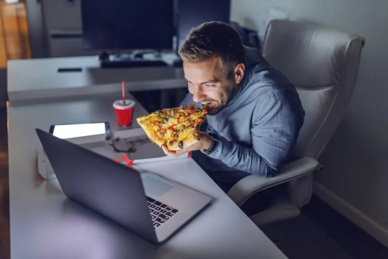 Eating early at night reduces obesity risk.