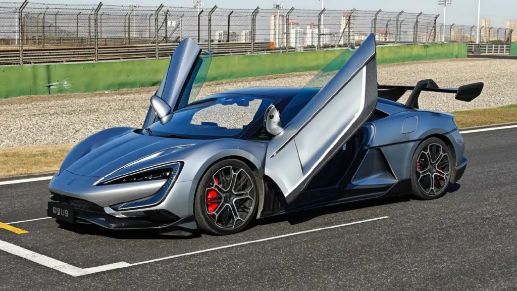 In addition to having a strong and attractive appearance, the BYD YangWang U9