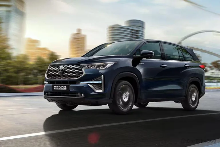 Toyota Innova Hycross