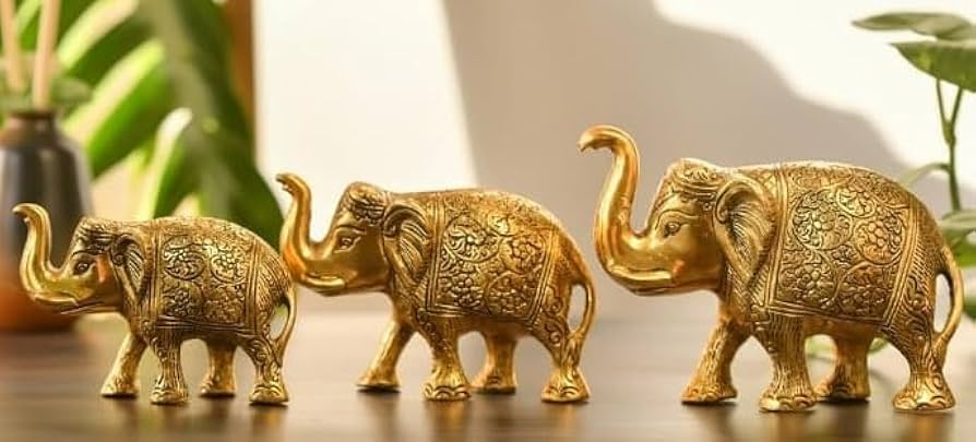 An elephant statue