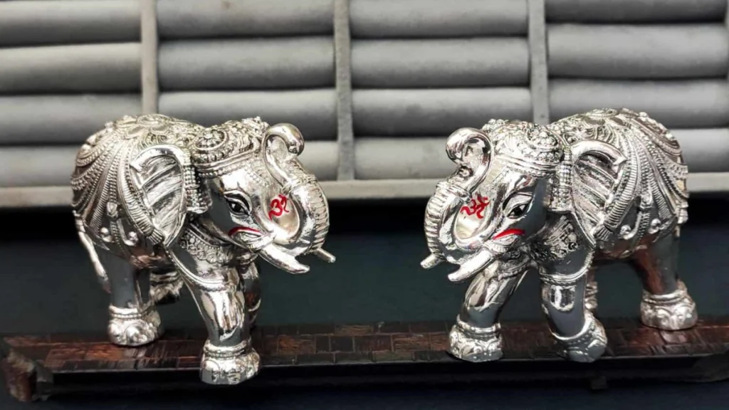 Elephant idol Vastu